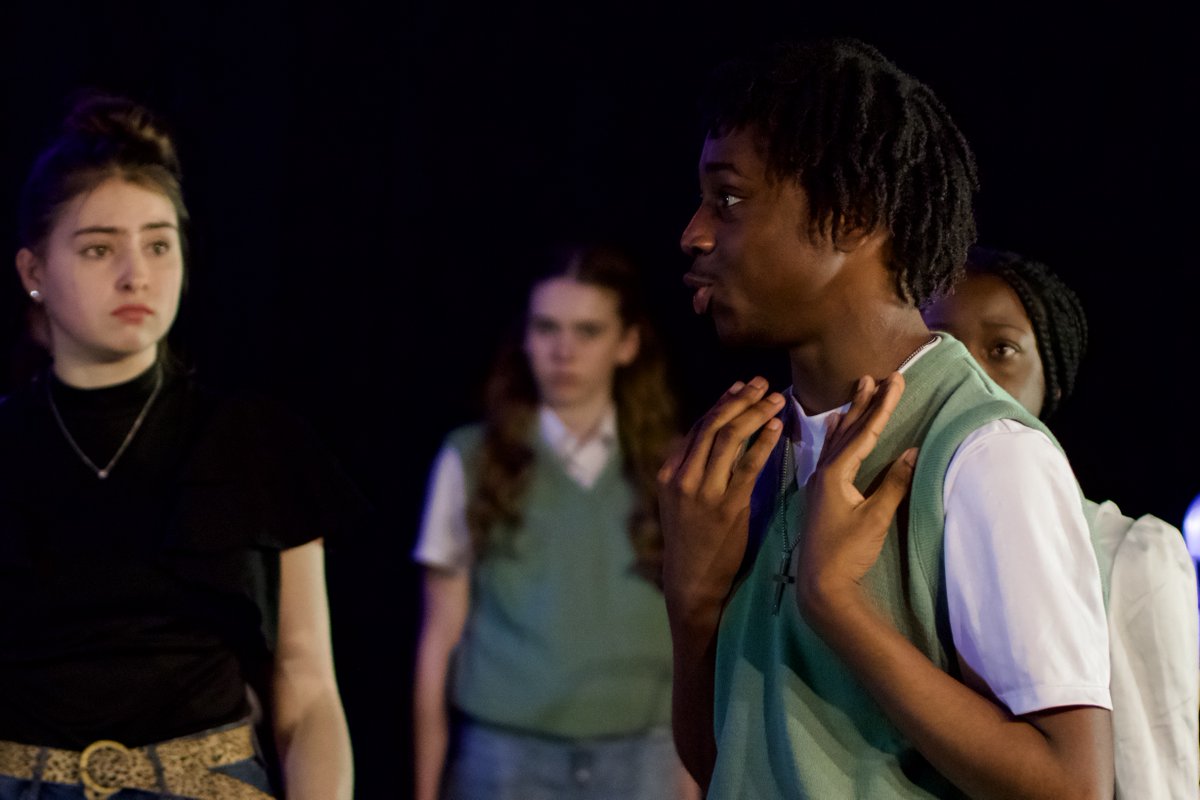 🎭 Our wonderful Actors company performed ‘Old Times’ by Molly Taylor in the Arts1 studio theatre today!  Well done to the cast for an incredible final furlong on the project, next stop is the Royal and Derngate!

🫶