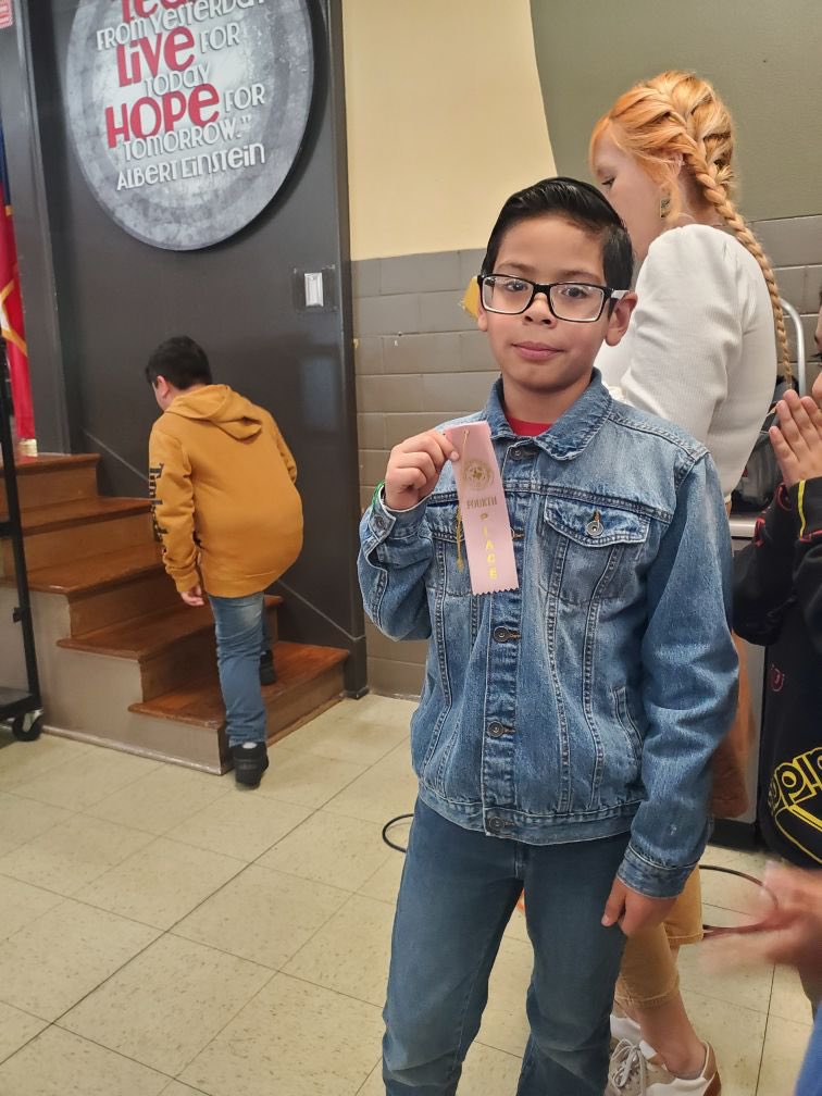 Danielle Sanders tweet media