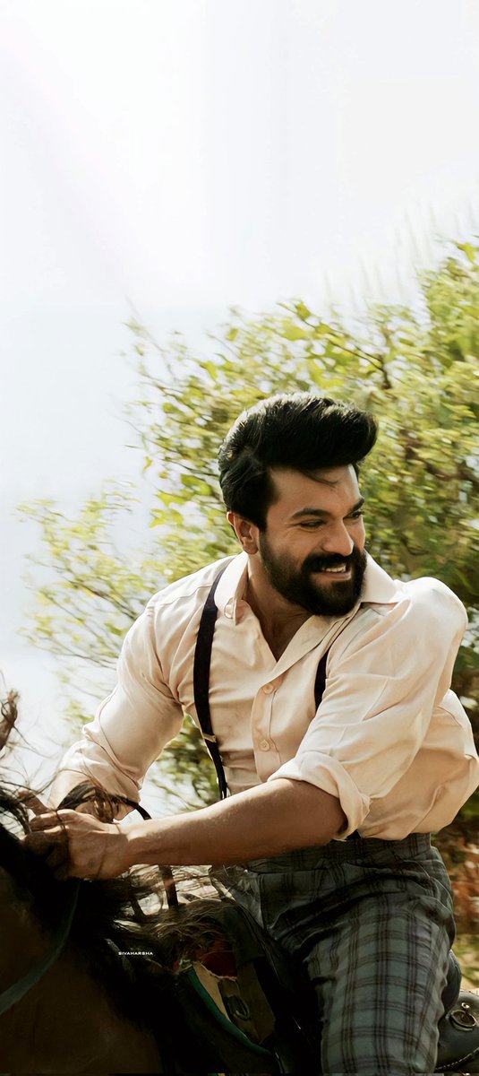 Thyview's tweet photo. A proven actor & a wonderful dancer. The Man who is now one of the popular representational symbol of Indian Cinema to the rest of the world.
No matter his range of success, always stays grounded & humble.
Wishing one of the most stylish and dapper movie star - @AlwaysRamCharan a very happy birthday ❤️❤️

#HBDGlobalStarRamCharan