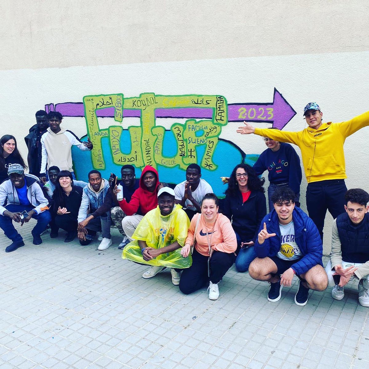 isolidaries's tweet photo. Grafitis dels joves de la Llar Costabona i de la Llar El Pinetó dissenyats juntament amb @SaveChildrenCat . Els joves han gaudit molt amb l'activitat i han treballat en equip. Una experiència molt positiva! https://t.co/CYiTBRhHQh