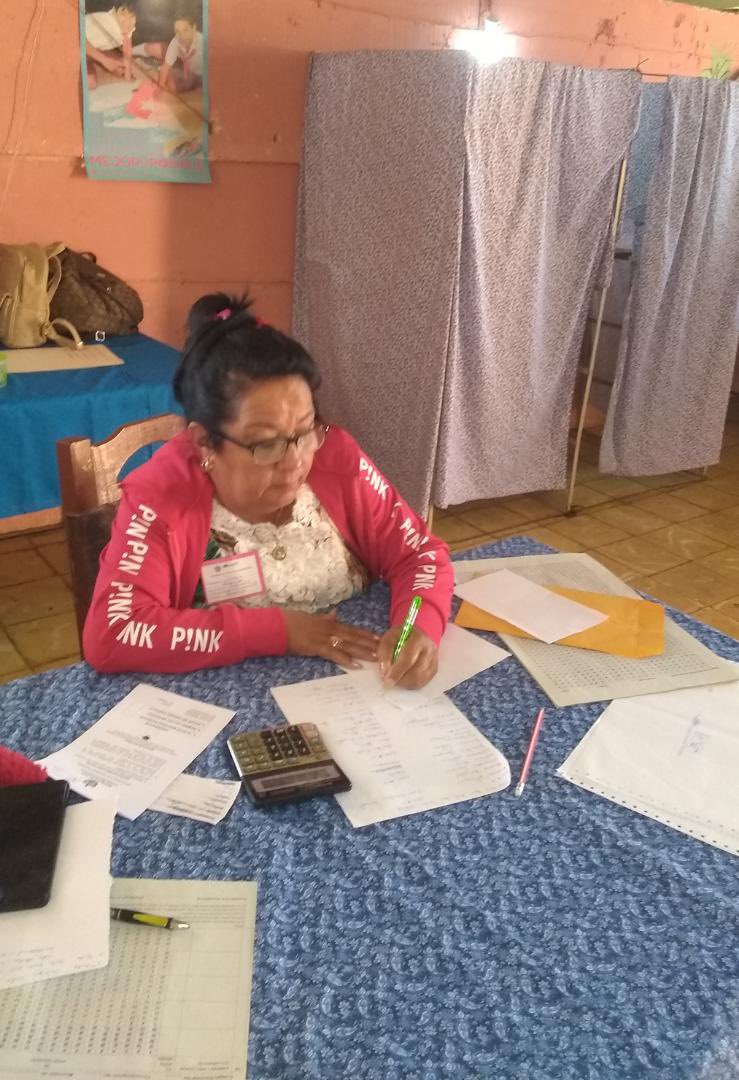 pineda_lien's tweet photo. @MixtoAbel1 Los estudiantes de Abel Santamaría,demostrando que son nuestras elecciones democráticas y transparentes. #YoVotoEl26 #EleccionesNacionales2023 @DmeArtemisa @danaylorenzo73 @Eugeniocubano @elsa_ena https://t.co/DiSO2cnPSw