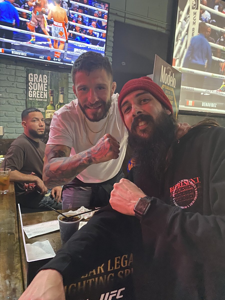 ZREAL35's tweet photo. #UFCSanAntonio is in the books. Another amazing weekend with the @UFCStrikeNFT community. https://t.co/BzJikLhYzE