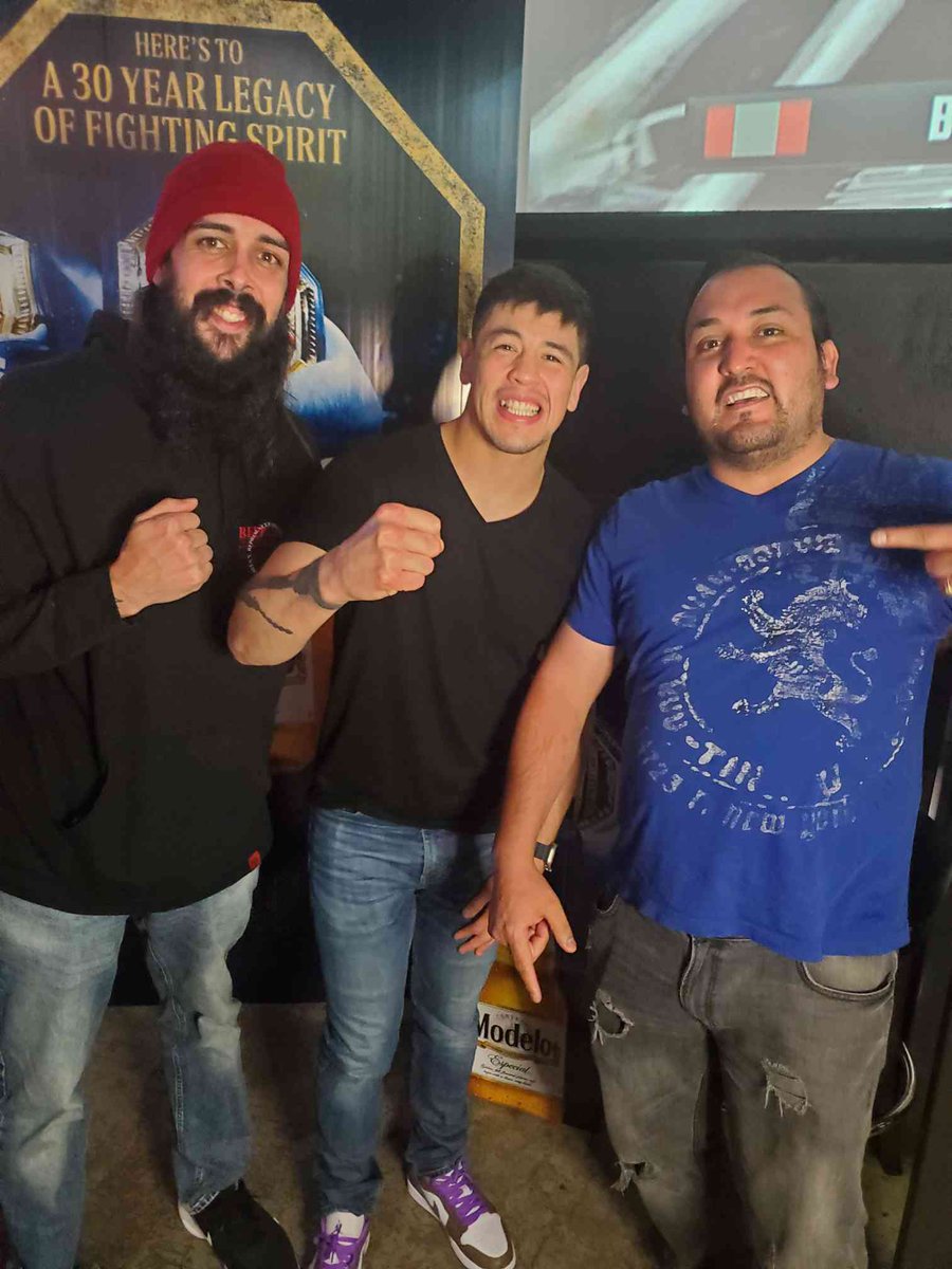 ZREAL35's tweet photo. #UFCSanAntonio is in the books. Another amazing weekend with the @UFCStrikeNFT community. https://t.co/BzJikLhYzE
