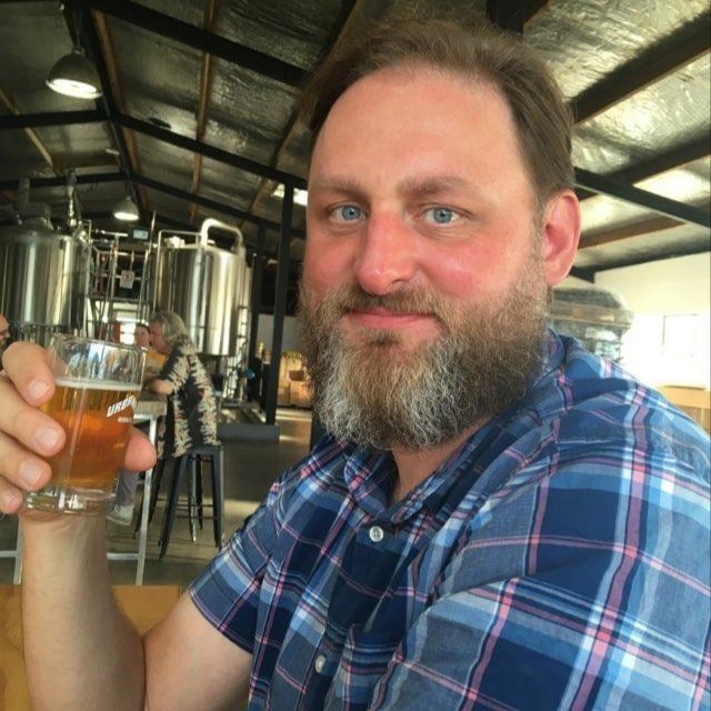 Distillation is an ancient art with new modern tools to make it even easier. Drew talks with Aaron Hyde about how you can easily distill hops, herbs, water and alcohol &lt;where legal&gt; with countertop devices like the new Air Still Pro. 

experimentalbrew.com/2023/03/26/bre…