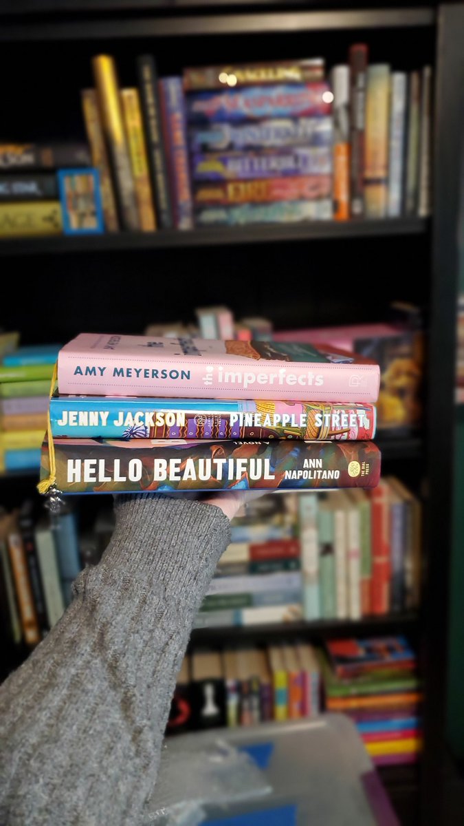 Abigail_Allaine's tweet image. Mini book haul while researching comp titles for my novel. Can't wait to read these!
#WritingCommunity #queryletter #WritingLife