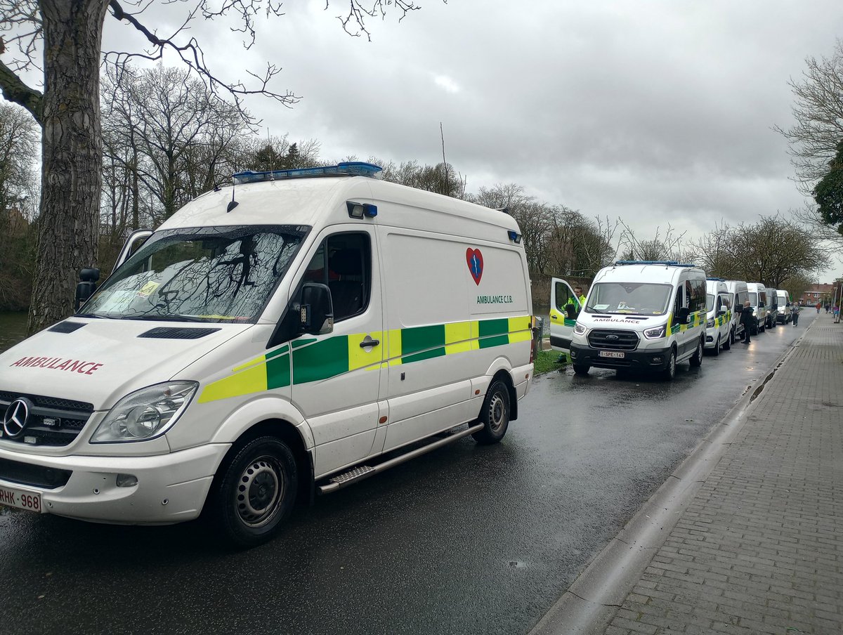 DepoorterSiegie's tweet image. Einde van een prachtige koersdag en we hebben ons niet verveeld.
We hebben mooi werk geleverd en dat met het prachtig medische teams en coördinatie van Medco..
#GentWevelgem #flandersclassics #belgiumcycling #ieper #wevelgem #cyclingvlaanderen #flandersfields