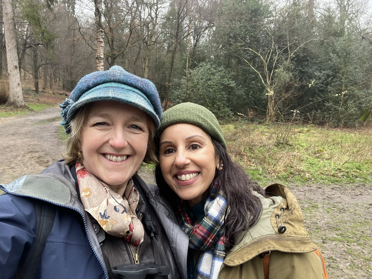 EdelMcGurk's tweet photo. A delight to #walk in the rain this morning with @educatinggeeta and the #Dadima family. So much more than a walk! Thanks for the great welcome to #Cassiobury Park and #Whippendell Wood. @ChilternsAONB @geologyclare @CampaignerKate https://t.co/EzxEOdsqpi