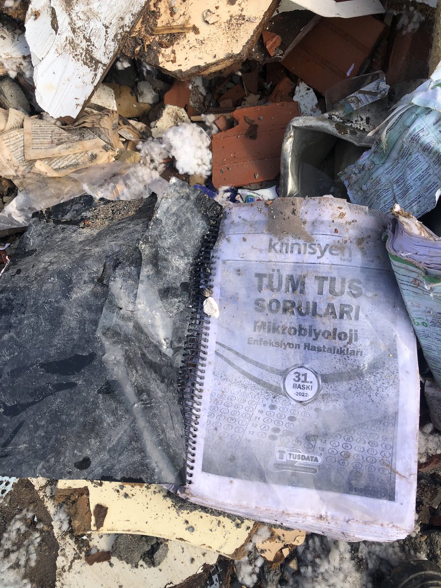 Tırnağına zarar gelse uyuyamayacağım birtanemin,ikizimin çözemediği ve bir daha asla çözemeyecek olduğu tus soruları. Canım annem ve babam yıllarca bu mutluluğu görebilmek için emek verdiler bunun için yaşadılar  ++