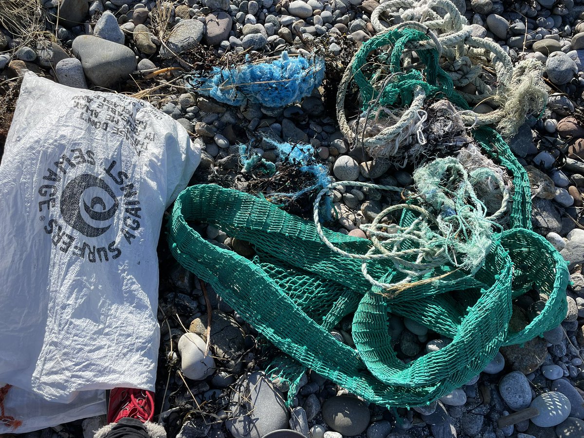 SuilanSpink's tweet photo. A day of #ADLFG Probably double what the photos show.. Brought one 10m sample bag back @ScotIslandsFed @mcsuk @sascampaigns #MillionMileClean all again🤦🏽♀️ Bottles galore 2 French,one Arabic?? @BillTurrell1 @nature_scot @ghost_fishinguk There seems no end @KIMOUKandFFL @GPUKoceans https://t.co/qb0XcZH7RW