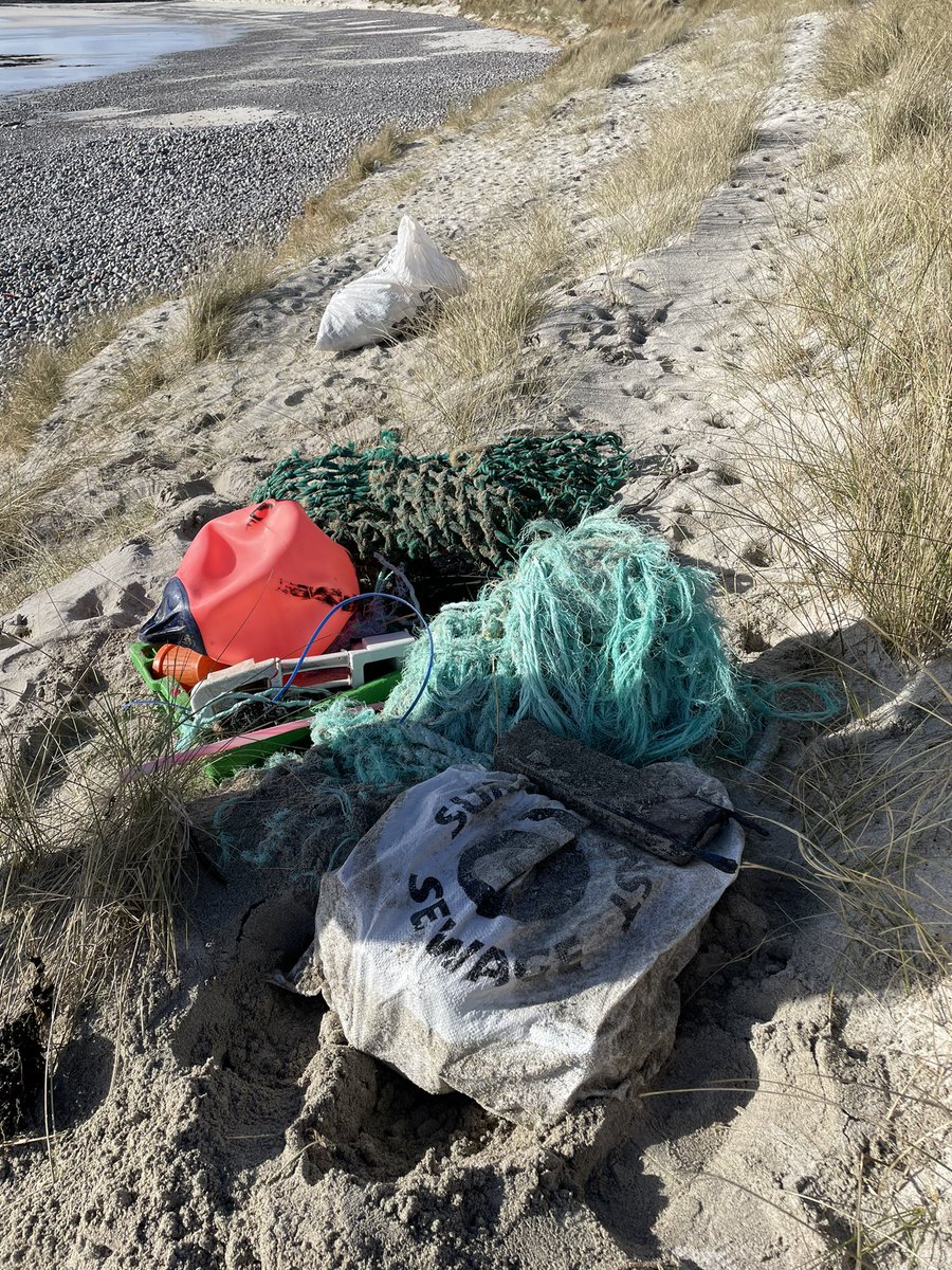 SuilanSpink's tweet photo. A day of #ADLFG Probably double what the photos show.. Brought one 10m sample bag back @ScotIslandsFed @mcsuk @sascampaigns #MillionMileClean all again🤦🏽♀️ Bottles galore 2 French,one Arabic?? @BillTurrell1 @nature_scot @ghost_fishinguk There seems no end @KIMOUKandFFL @GPUKoceans https://t.co/qb0XcZH7RW