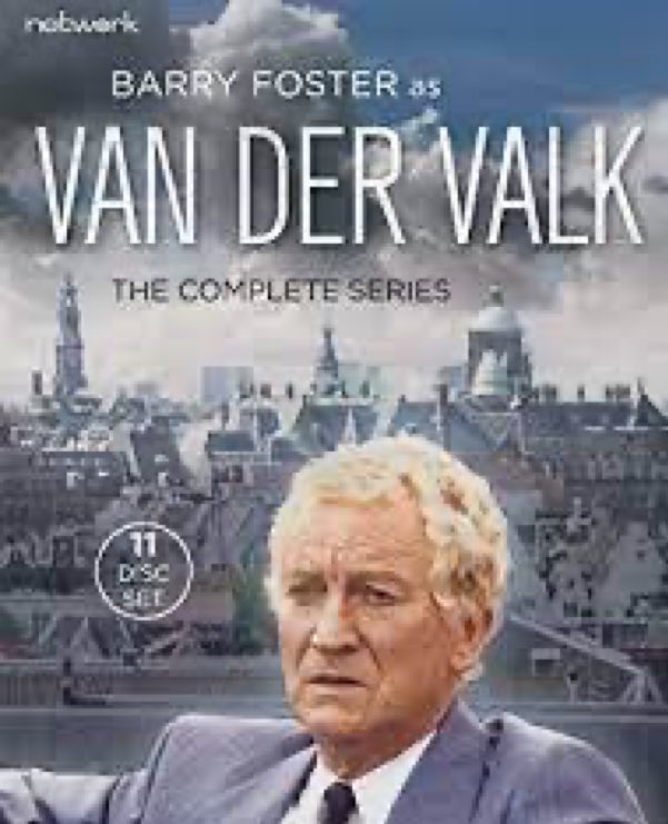 9pm TODAY on @TalkingPicsTV 

From 1972, the very first episode of #VanDerValk “One Herring's Not Enough' directed by #DennisVance & written by #MichaelChapman

Based on #NicolasFreeling’s series of 'Van der Valk' detective novels

🌟#BarryFoster #MichaelLatimer #SusanTravers