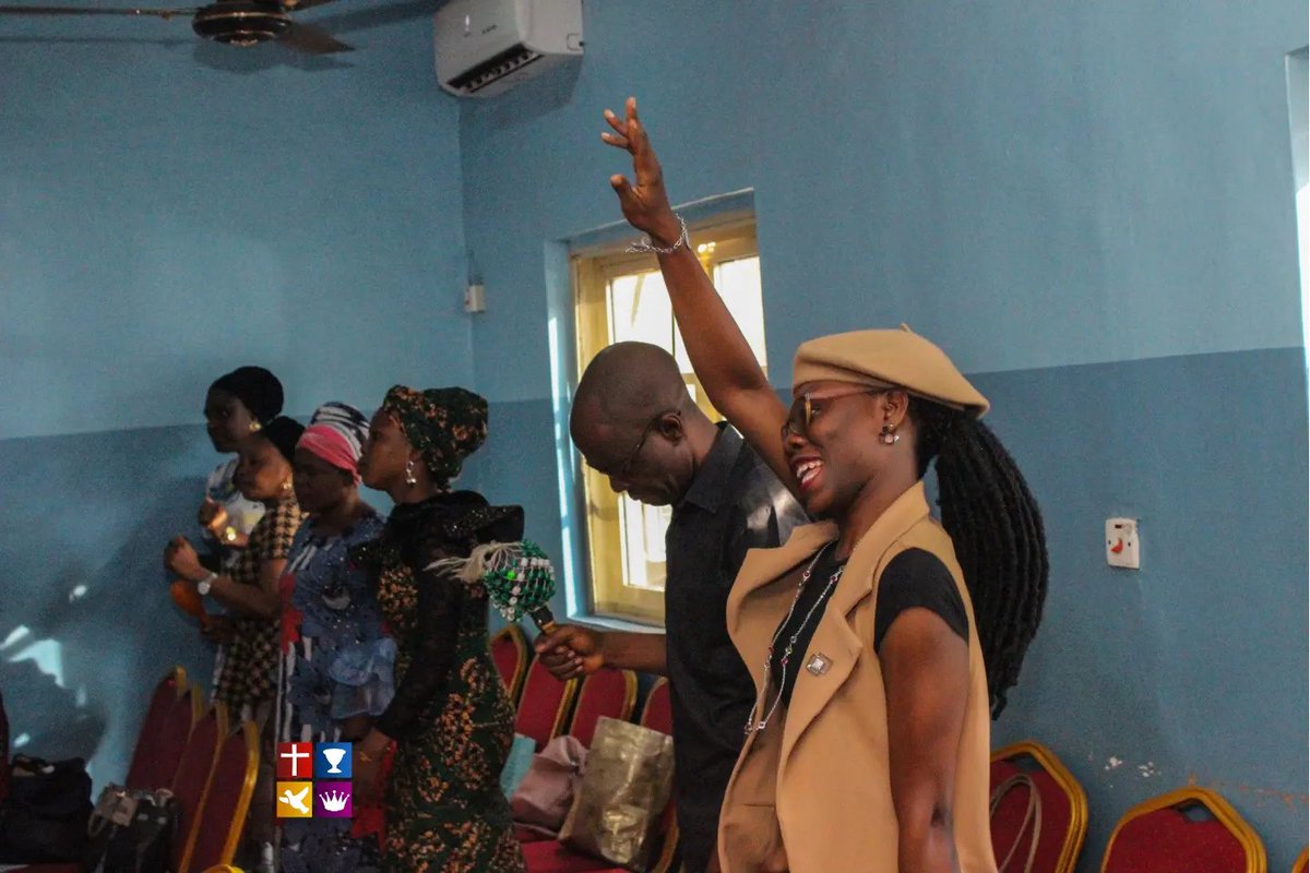 fgcharuna's tweet photo. Today's service in pictures

#pictureoftheday #picture #fgcharuna #FGC #service #praiseandworship https://t.co/vq3Pv0xNL6