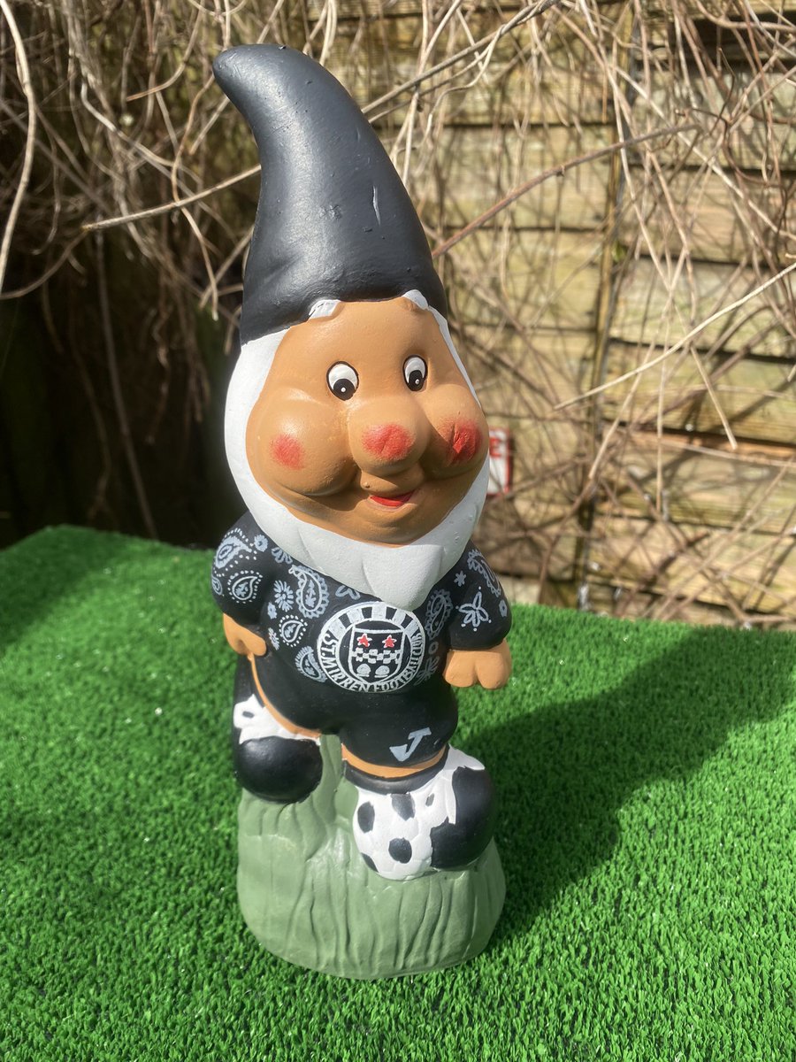 ourashley's tweet photo. #stmirren #stmirrengnome #paisleypattern #handpainted #gnomeandaway 🏐🎨 https://t.co/NCIZbUGcbg
