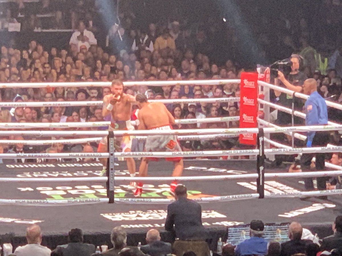 mattshorb's tweet photo. What a night at the @MGMGrand in Las Vegas last night!  Benavidez vs Plant lived up to the hype!  #Boxing @SweetHandsPlant https://t.co/oQnnhJ1UpF