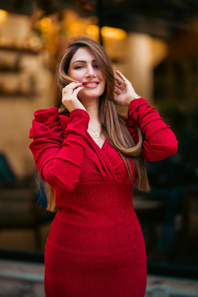 “Two things in the World are not meant to be Hidden - LoVe and Your RED Dress.” ♥️♥️♥️

📸:- @sonyalodhiofficial 

#neptpkofficial 
#SonyaLodhi #RedDress #photography #clothingbrand #tvhost #location #pakistanmediaindustry #classyandfabulous #photoshoot #reddresscollection #red