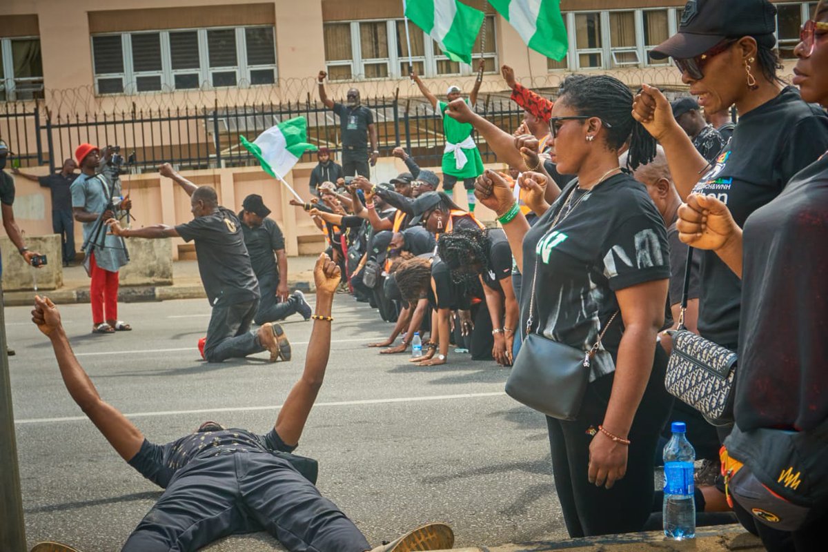 Johnsonozoworld's tweet photo. We cannot allow a certified drug Lord, a rigged in president to lead us
#RestoreOurMandate
#SaveOurDemocracy
#EndBadGovernance
#WeWillNotWait
#TakeBackNigeria
#TakeBackOurCountry
#INECFailedNigerians
#InecIsCorrupt https://t.co/3HEUMKS2CX