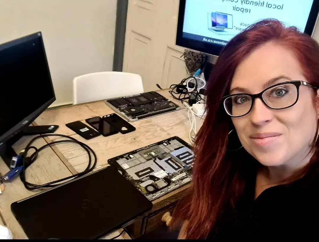 Digital Action Norfolk

Protecting What You Value Most. Helping To Recycle Your Computers - Laptops - Phones - Tablets 

Data Destruction Certification 💢

07415 741921 | 07538 690864