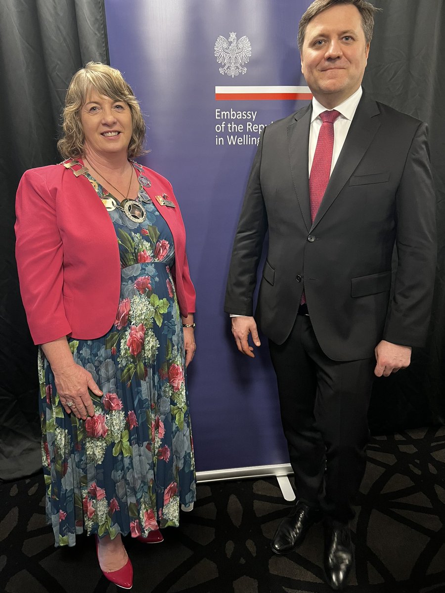 PLinNewZealand's tweet photo. After announcement made by Mayor Collis @Pahiatua  on behalf of Rangitāne o Wairarapa Rangitāne o Tamaki nui-ā-Rua Secretary Seed @MFATNZ and Deputy FM @WojciechGerwel @PolandMFA shared a photo of Kiwi Pōrana (Poland) who is about to become a symbol of extraordinary 🇵🇱🤝🇳🇿 https://t.co/6sTGfLsZzC