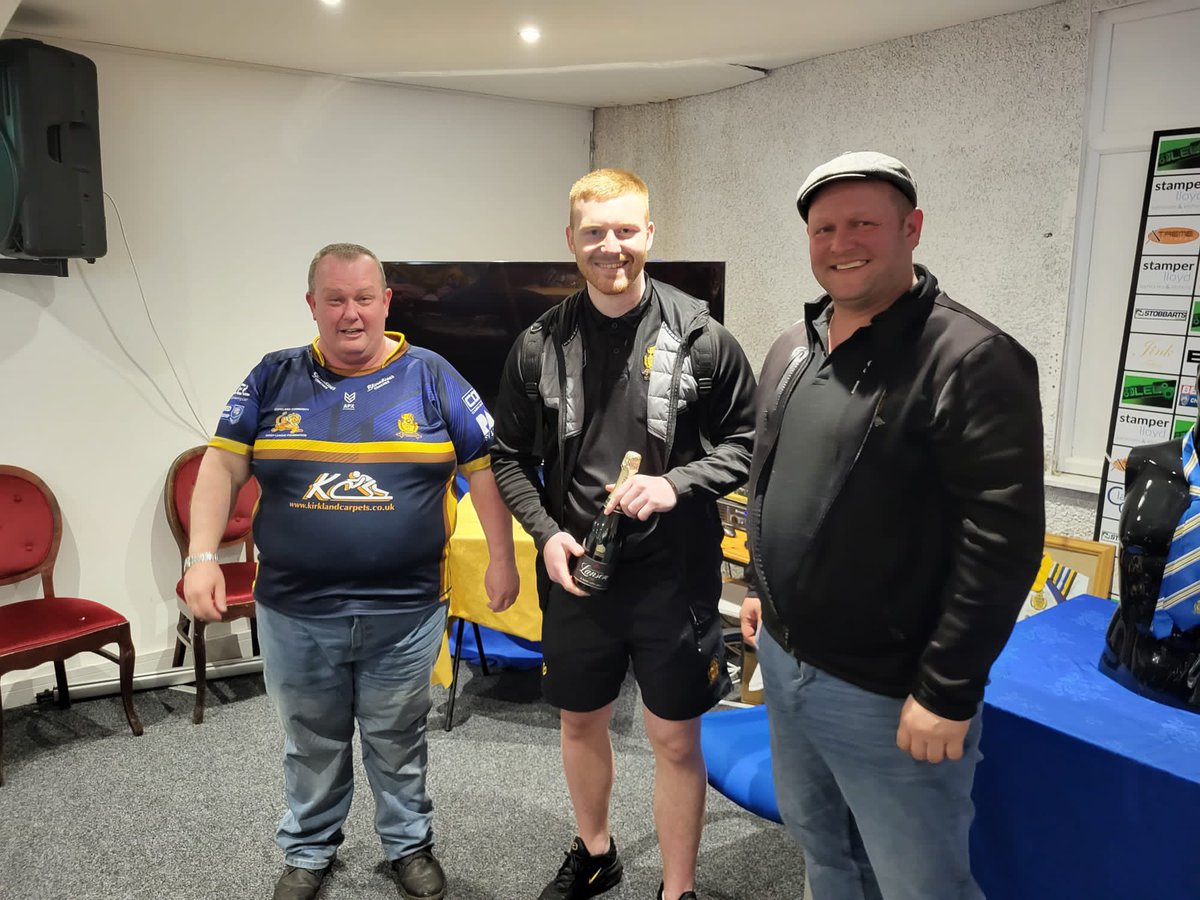 OfficialHavenRl's tweet image. Today's Man of the Match @Curtis_teare receiving his champagne from today's match sponsors Richard Mawson from The Kellbank and Dave Pennington from Gosforth Taxis

#WeareHaven