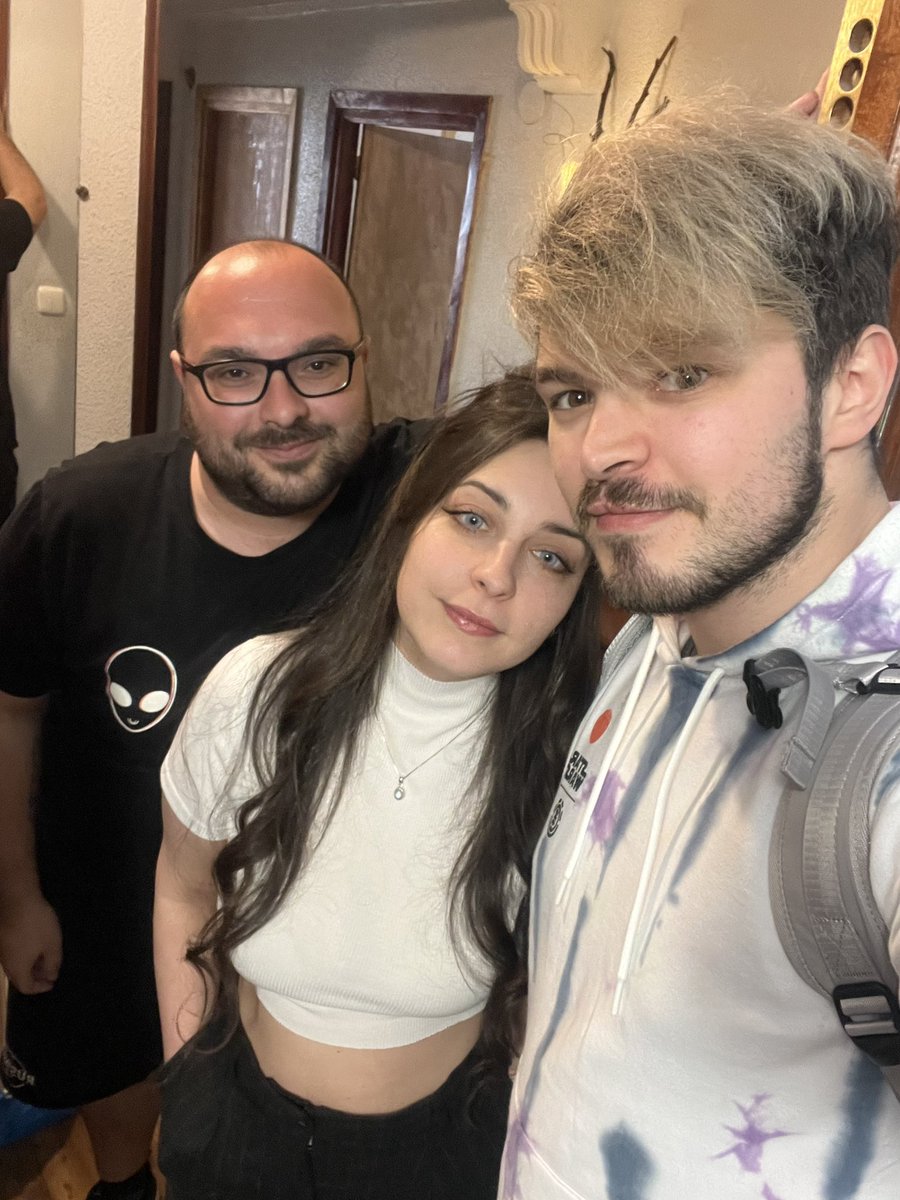 CanelRob's tweet photo. Tuvo flama el finde, los power rangers reunidos @rubotronic @YumeFighter https://t.co/xeCeA29Brs