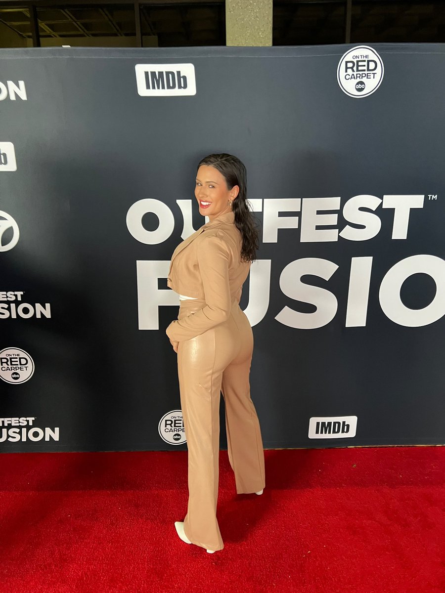 therosemontoya's tweet image. Thank you @Outfest for an incredible night. I laughed, I cried, and hungout with so many talented people 💕 
#outfest #outfestfusion #outfestla #filmfestival #redcarpet #wethair #powersuit #fashion @angelicaross