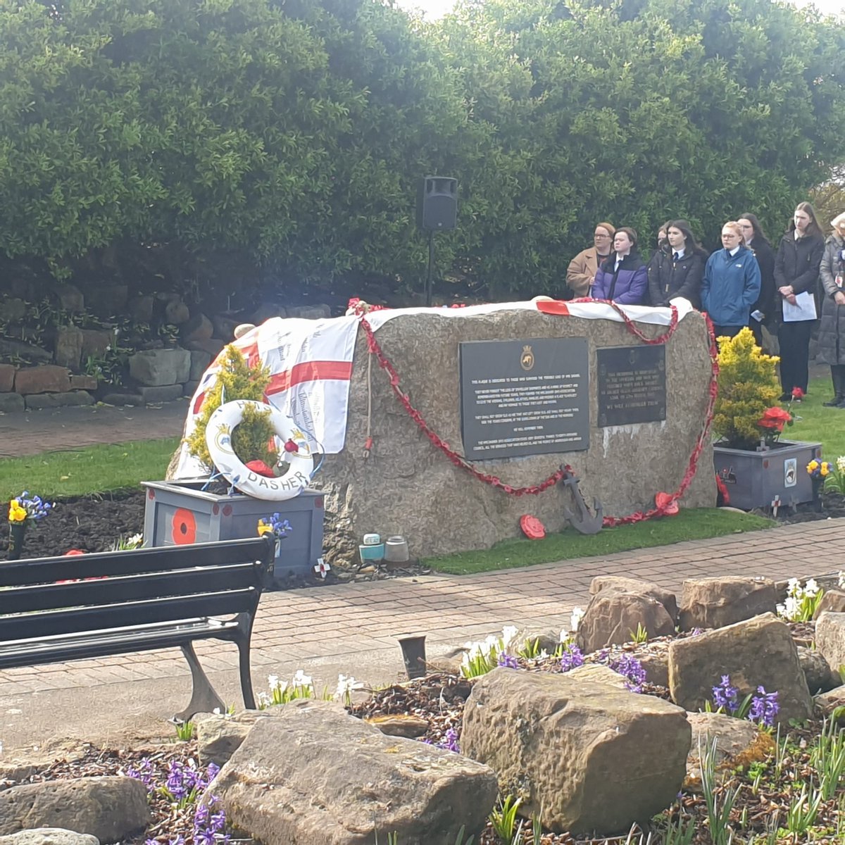 Anthea_Dickson's tweet photo. It was a beautiful day to commemorate a terrible disaster 80 years ago of so many #liveslost. Very touching to still have families attend to remember their loved ones. A time to appreciate how fortunate younger generations have been. #HMSDasher https://t.co/YxjKnjkWty