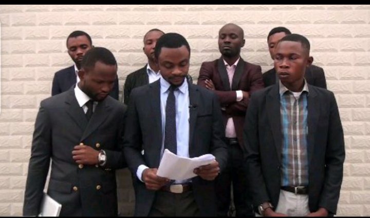 DrcRrv's tweet photo. L RRV salue l'entrée d leaders politiques #Bemba #MbusaNmwisi et #vitalkamerhe dans l gouv@sama2 et s'interroge sur leur capacité à dfaire ts ls pronostics.Du coup,il ressort que cs persnnalités vont jouer l tt pour l tt,sinon cs persnalités risquent d perdre en légitimité locale https://t.co/1VJMNxHCw7