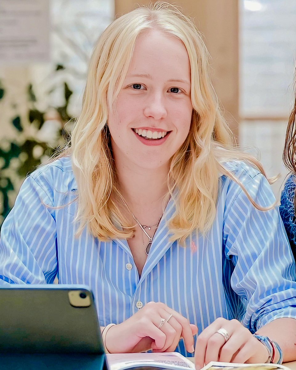 royalchildren_'s tweet photo. Happy 18th Birthday to Countess Luana of Orange-Nassau 🎂💙 -March 26th 2023.
.
#HappyBirthday #birthday #CountessLuana #Netherlands https://t.co/dqhYO7mOY2