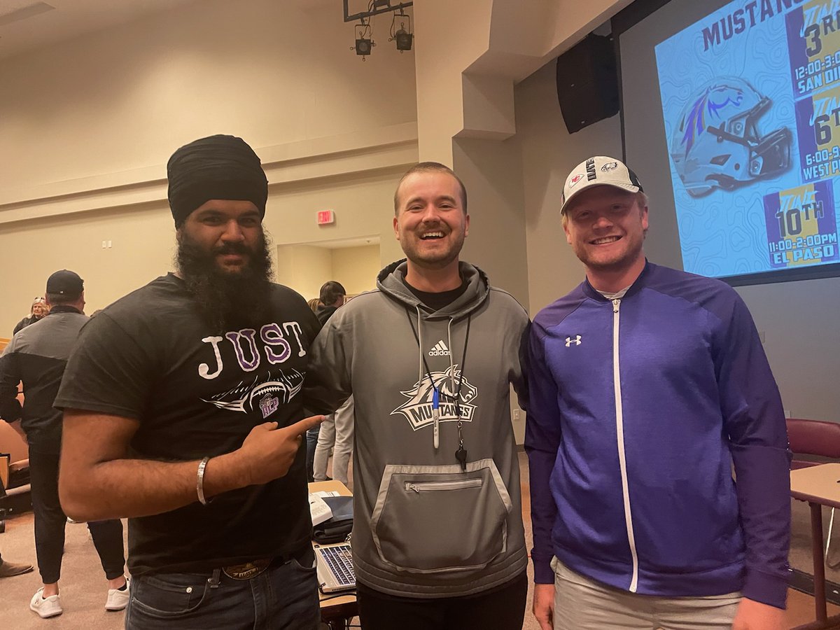 Had a great junior day <a href="/WNMUFootball/">WNMU Mustang Football</a>. Thank you to <a href="/coach_bhickman/">Billy Hickman</a> and <a href="/CoachPron14/">Lee Pronschinske</a> for teaching me more about the program.