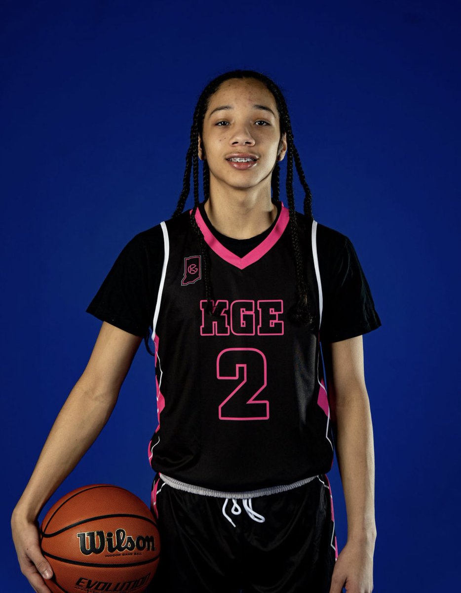 kyleguyelite's tweet photo. HS bball season is over = AAU season is upon us 🔥😎 #KGE https://t.co/0VLYMGepWL