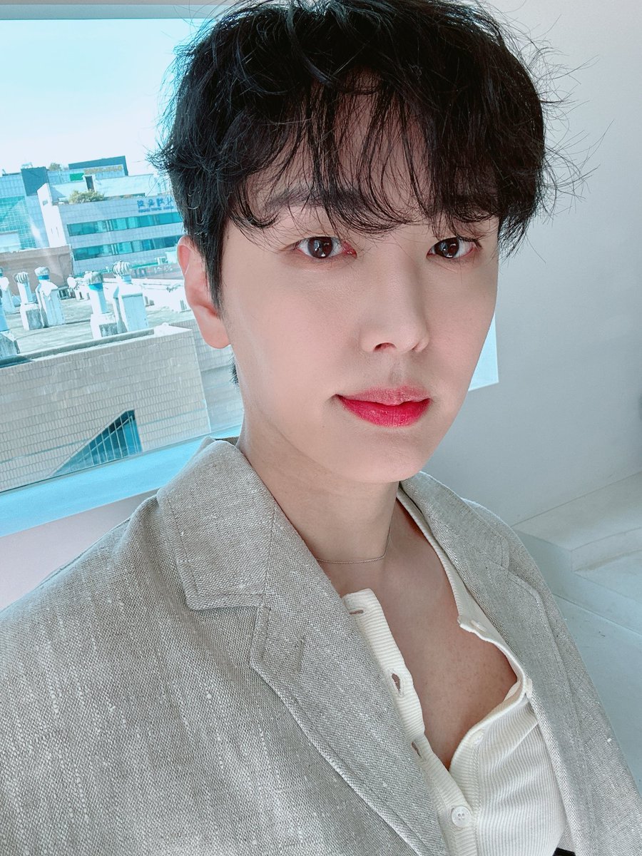 SF9TURKEY9's tweet photo. [230322] Jaeyoon Fancafe Güncellemesi (1)

Başlık: Singles'dan

🐣: Fantasy önceden size göstermediğim duygularla çekildiğim fotoğraflar çektim hehe Ön mesaj olarak bunları paylaşıyorum!! Umarım güzelce saklarsınız!!! Güzel şeylere daha ayrıntılı bakın!! hehe

#SF9 #JAEYOON https://t.co/HjaG4uYwoW