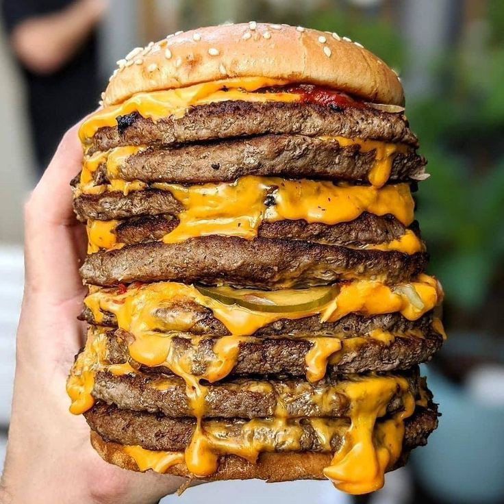 EasyHowToBBQ's tweet photo. Giant stacked cheeseburger 🍔 😋 https://t.co/dZ9Fqe62yg