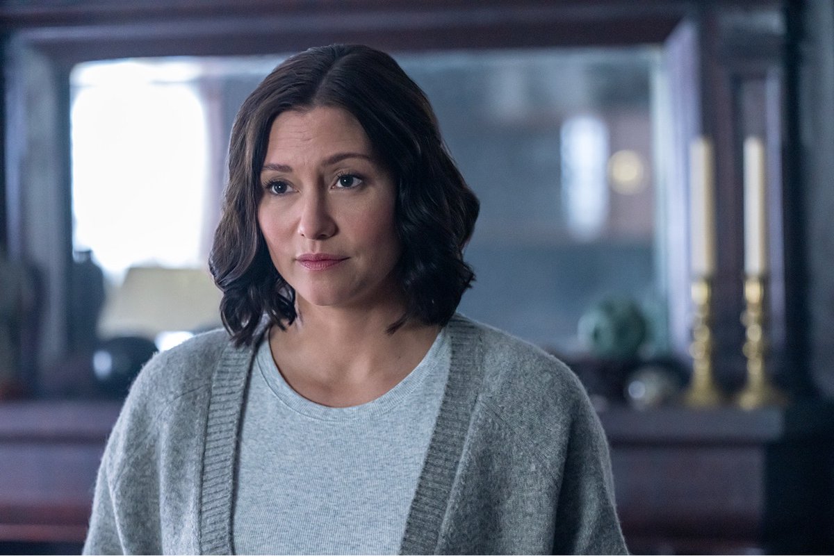 hallmarkchannel's tweet photo. #TheWayHome season finale is starting off with #LookingForWater by #KateYork playing! https://t.co/HIaDEXb8ny