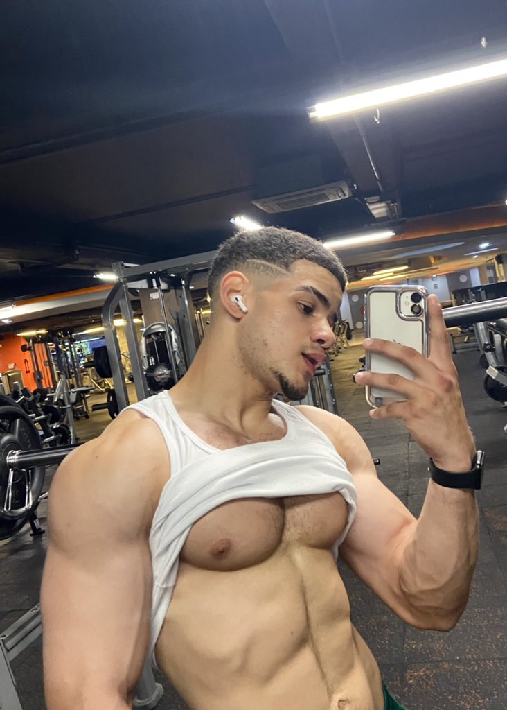 Mauro on Twitter: "🍼👅 http://onlyfans/mauroxandress"