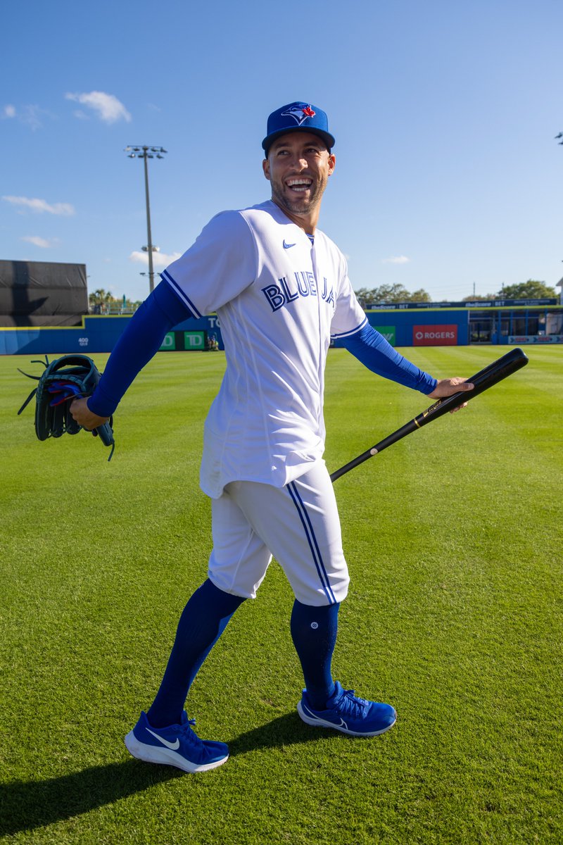 BlueJays's tweet photo. 🚨 GOOD NEWS 🚨

We’re George Springer days away from #OpeningDay 😃 https://t.co/cd2P0vfCJx