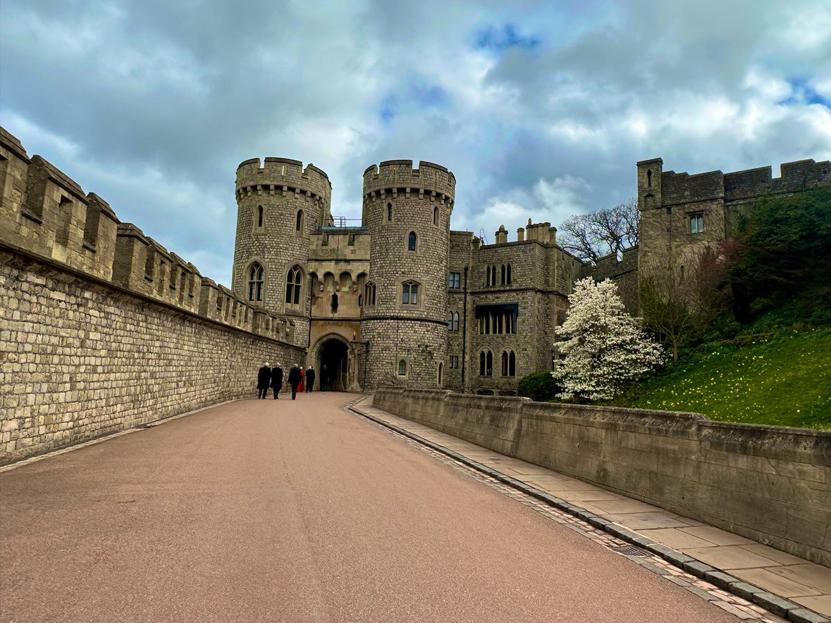 RoyNorton1's tweet photo. The highlight, inevitably, was the Service for Members of the Royal Victorian Order in St. George’s Chapel at Windsor Castle, &amp; the subsequent reception hosted by HM King Charles III in the State Rooms at Windsor (no photography permitted inside) 9/10 https://t.co/jPRtgqlueX