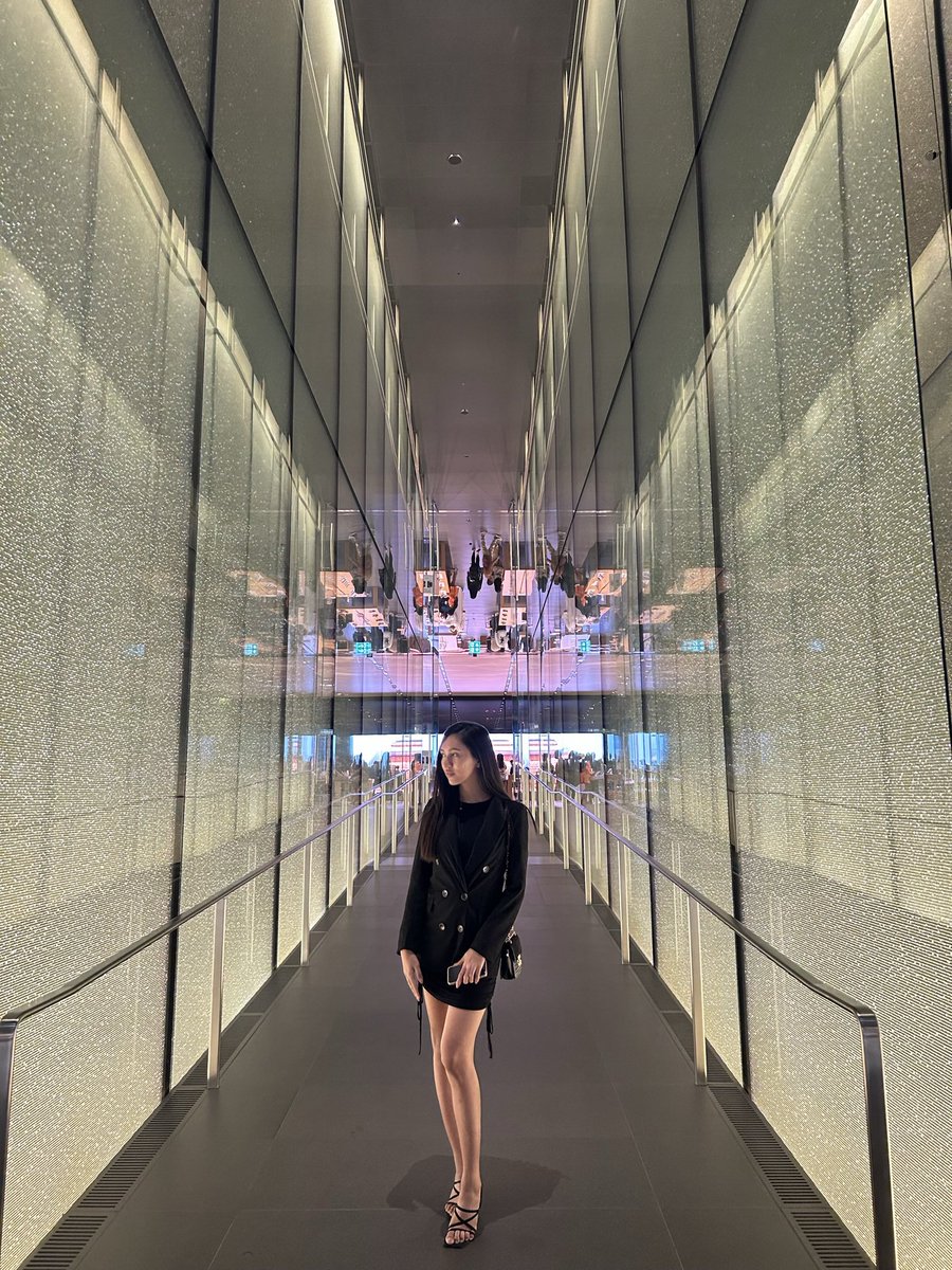 voncutlerr's tweet photo. Looking for someone to spoil me. 😜
See u again soon #UAE 

#AbuDhabi #Dubai #ladyboy https://t.co/PmCbZwdb2u