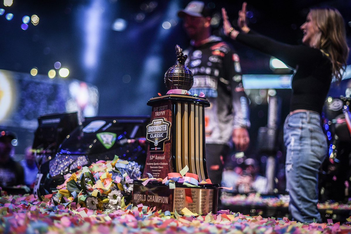 bassmaster's tweet photo. That moment when you realize you just made history… let it soak in @GussyOutdoors 🇨🇦 

#BassmasterClassic
#ClassicChampion https://t.co/1ShSjaJBdt