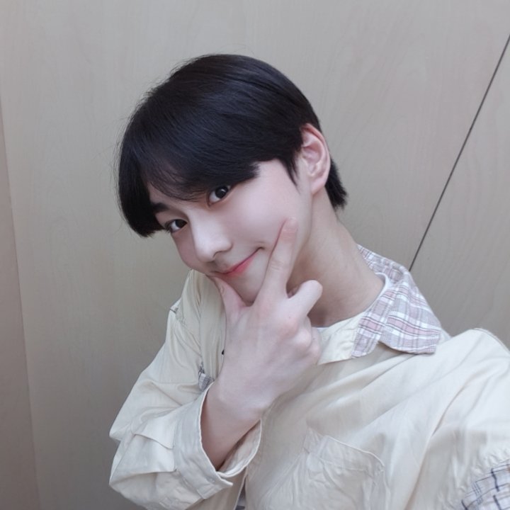 Vengo a unirme al #𝚁ō𝚛𝖎eʼ𝑠𖧷𓈒࣪·𝙿art𝚢 escuchando y bailando sin parar el #𝙷it𑁦𝚈ou和𝚃hat뚜두. La mantengo en repetición, deseando escuchar más en el futuro y disfrutando de cada canción. Su voz está completamente #𝖍ot好き𝖋i𝚛e. ‼️

𝑐𝗂𝗇𝗇𝖺𝗆𝗈𝗇 𝑏𝑜𝑦 დ 𝚜ora !