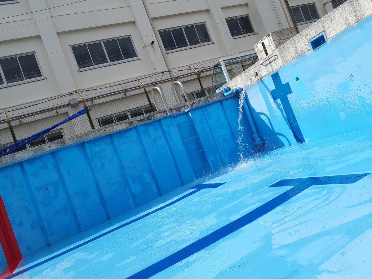 今年の乾ドック風景はもう終わりです…　悪天候が続きペンキ塗り無しの水入れになってしまいましたが、来年度こそはしっかり塗りたいです。