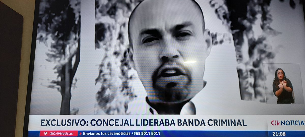 El ExConcejal de Quilicura, Mario Alvear, del Pacto ChileVamos/RN y candidato  Alcalde, lideraba banda criminal de robo, compra y venta de vehículos producto de portonazos. 
#CHVNoticias