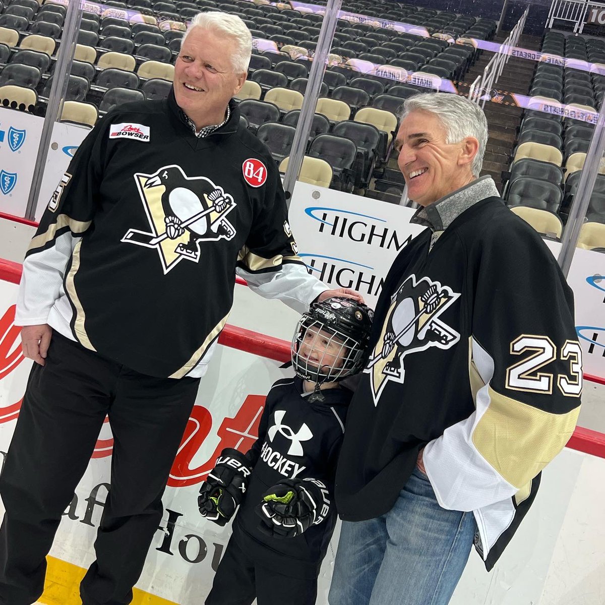 Skate with the Greats made its triumphant return to PPG Paints Arena tonight! 

Guests were able to take the ice with our alumni, receive autographs &amp; hear stories from these legends - all for a good cause. 🖤💛