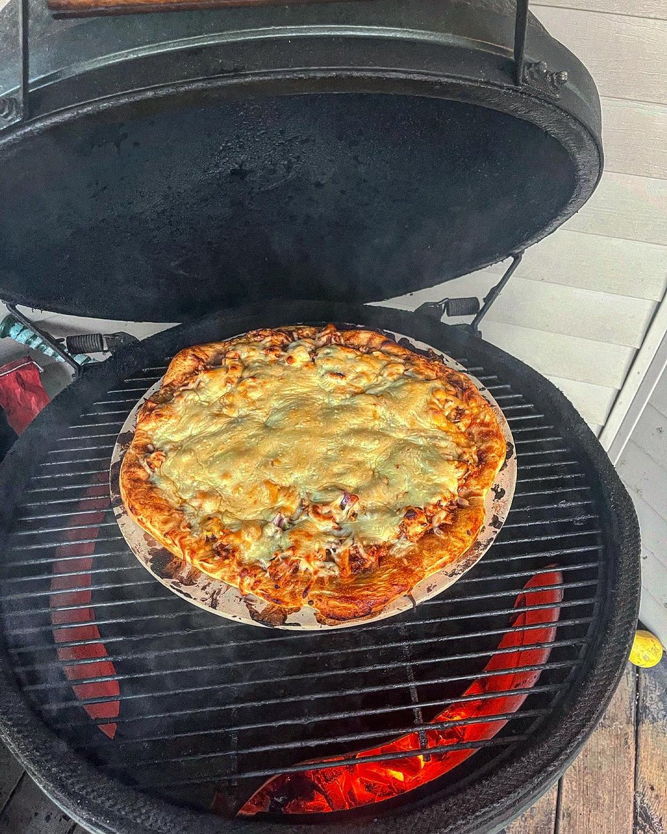 FunkmeisterND's tweet photo. Birthday dinner for @__nickf out of all the things I make he wanted my #chickenwings #buffalochickenpizza #bbqchickenpizza #bge #bgenation #biggreenegg #funkbbq #foodporn https://t.co/6887vshxAg