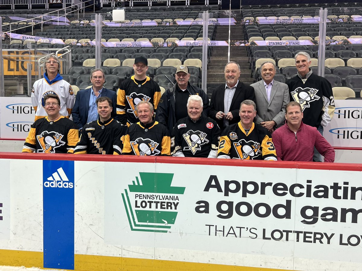 Stick taps to those who joined us plus a special *thanks* to the Pittsburgh Penguins Alumni Association for planning this incredible evening!