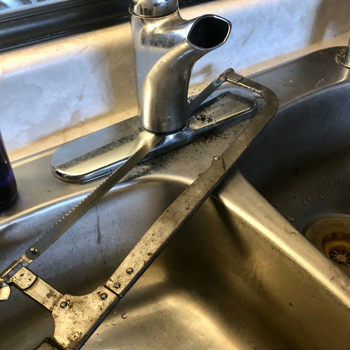 HappyPlaceGang's tweet photo. LIFE HACK - Mom is away this weekend & that has me working on her Honey-Do list. Kitchen faucet was next. Bolts fused so hacked off the top. Rest fell out with a satisfying clang. Removing old faucet took an hour, installing the new one took 15min. #diy #sundaynotsofunday
- BDG https://t.co/pqsrNHI2cO