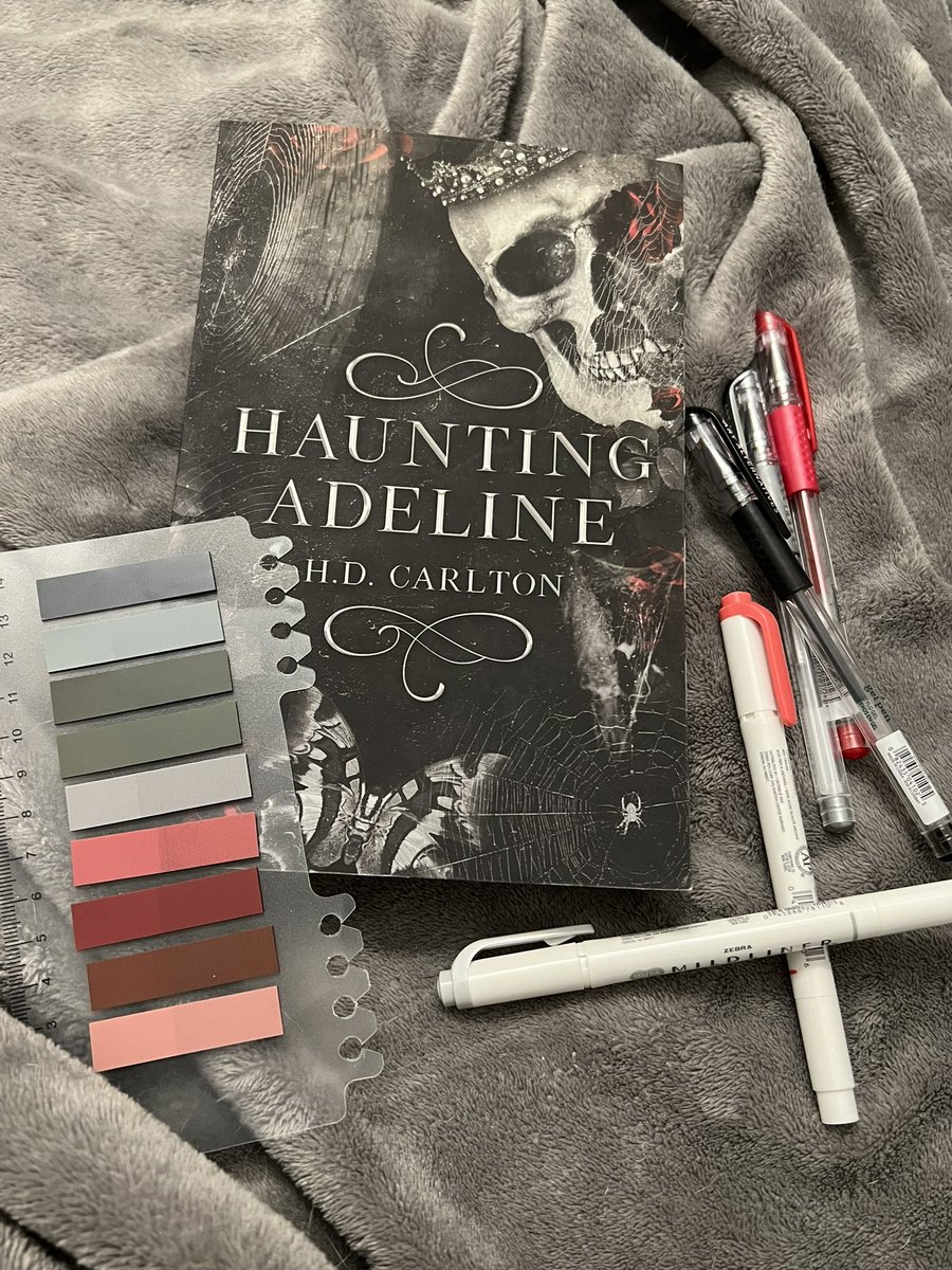 Just a little light reading #hdcarlton #catandmouseduet #daddyzade