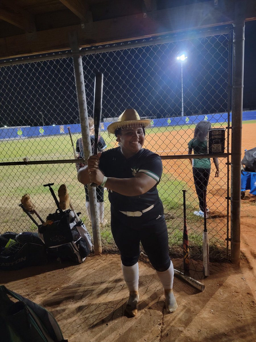 GreenDevilSB's tweet photo. Congrats to @jcummings421 for hitting the first over then fence home run this season! Hit all the way to the football field at Largo https://t.co/O71g24YmDz