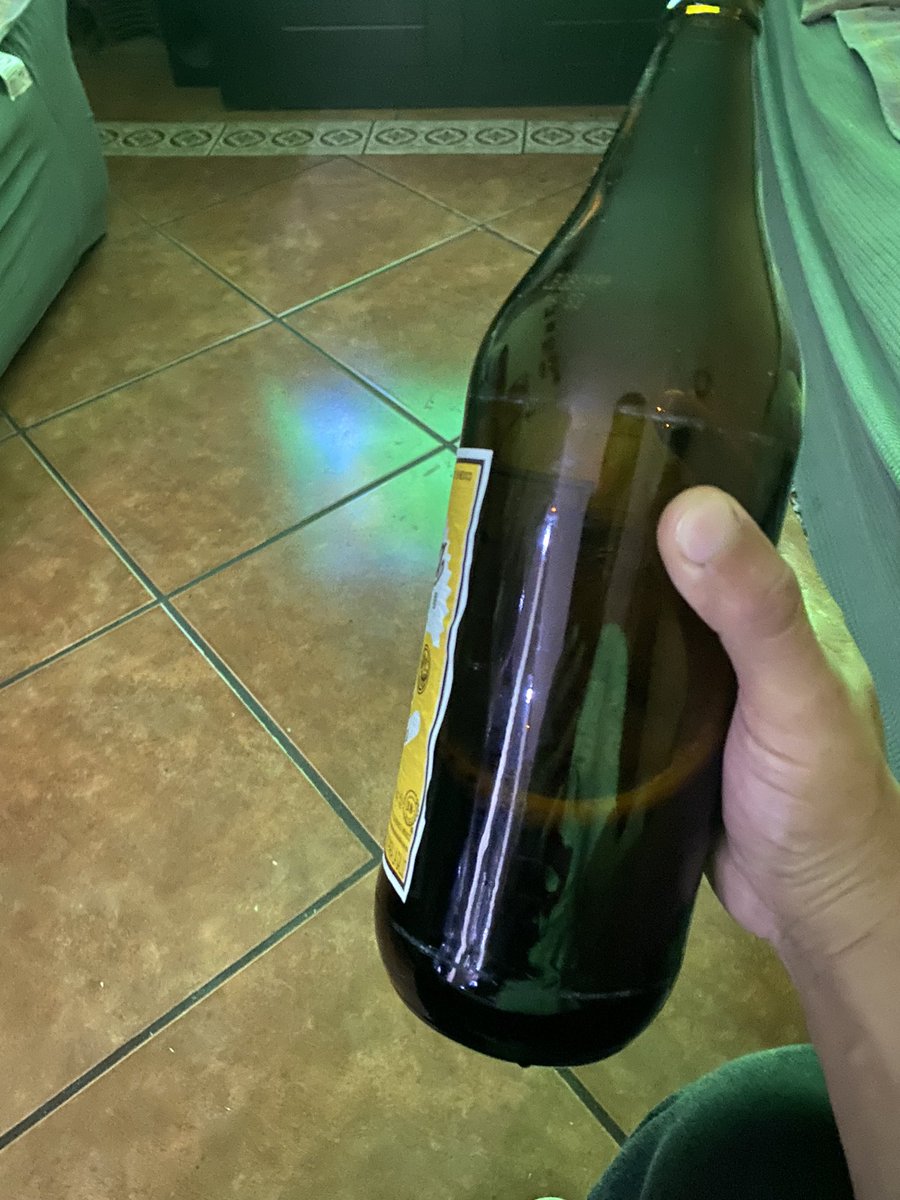 Vickmar82's tweet photo. Domingo de descanso 
Viendo a la decepción 
#SeleccionMexicanaVSJamaica
#ChetosDeBolita
#Lagritas
#Salsa
#Botanera
#Caguama
#Tormenta
#Autogol
#Perdiendo 
#PartidoDetenido 
😳😒😠

#TultitlanForever 
#SakenLasCagumas https://t.co/pCG2ESc1NE