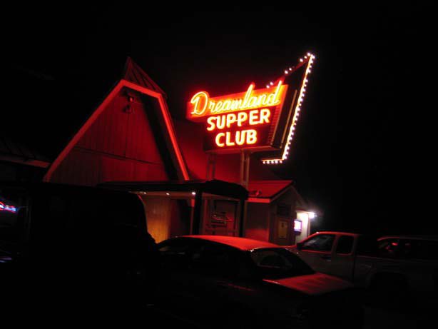 Love how Packers Twitter subsides during dinner time. 

Or as it’s called in Packerland, supper time. 

When folks hit the club. 

#SupperClub