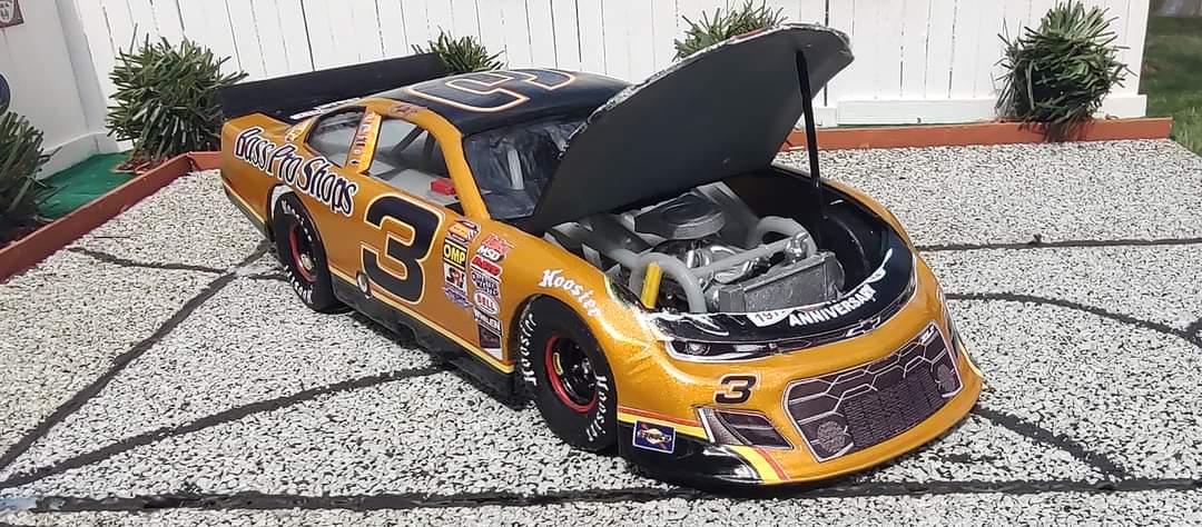 Robby Turner knocked it out of the park again with this Bass Pro Shops Dale Earnhardt Jr SLM build 🏁

etsy.com/listing/134863…